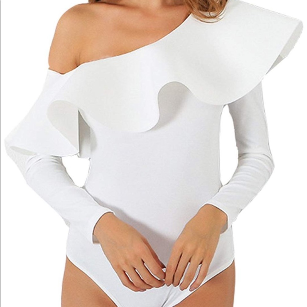 Women’s Slash Neck Long-Sleeve Ruffles bodysuit!